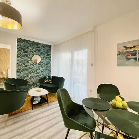 Helios De Luxe Siofok-aranypart Apartmán *